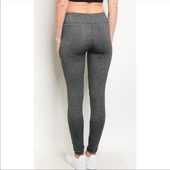 (1) SM (1)MED LEFT💕 🌸Gray workout leggings!💕 - Picture 4 of 4
